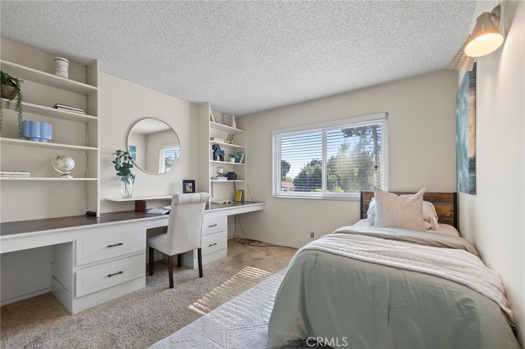 2306 La Sierra Way