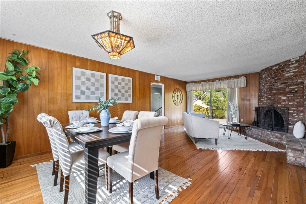 2306 La Sierra Way