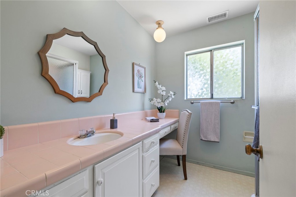 2306 La Sierra Way