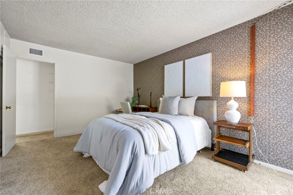2306 La Sierra Way