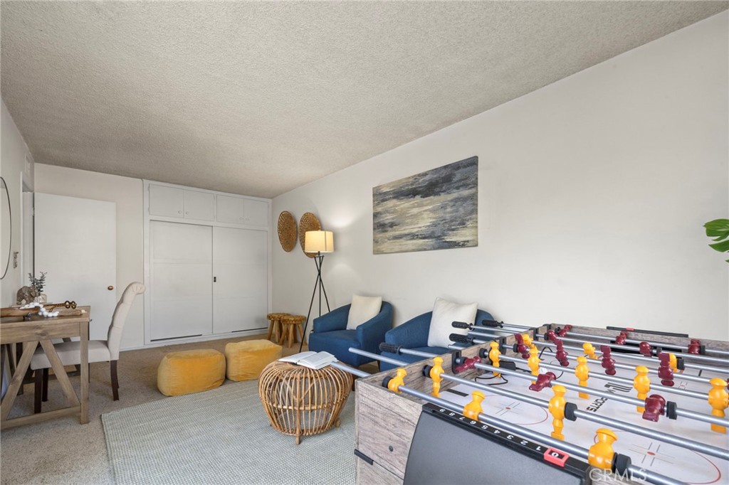 2306 La Sierra Way
