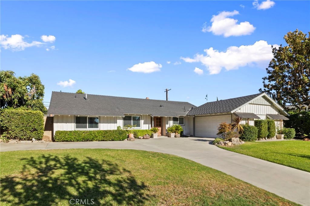 1338 N Albright