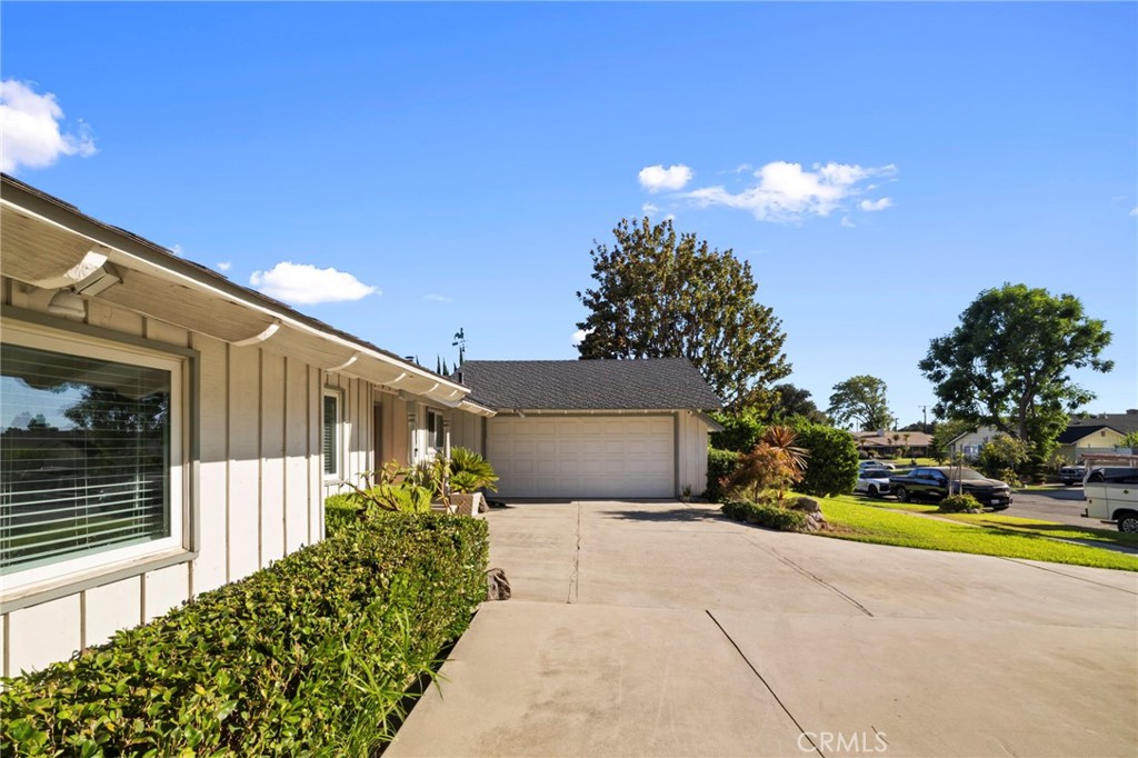 1338 N Albright