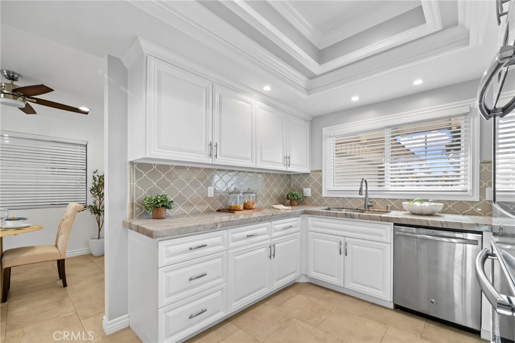 1338 N Albright