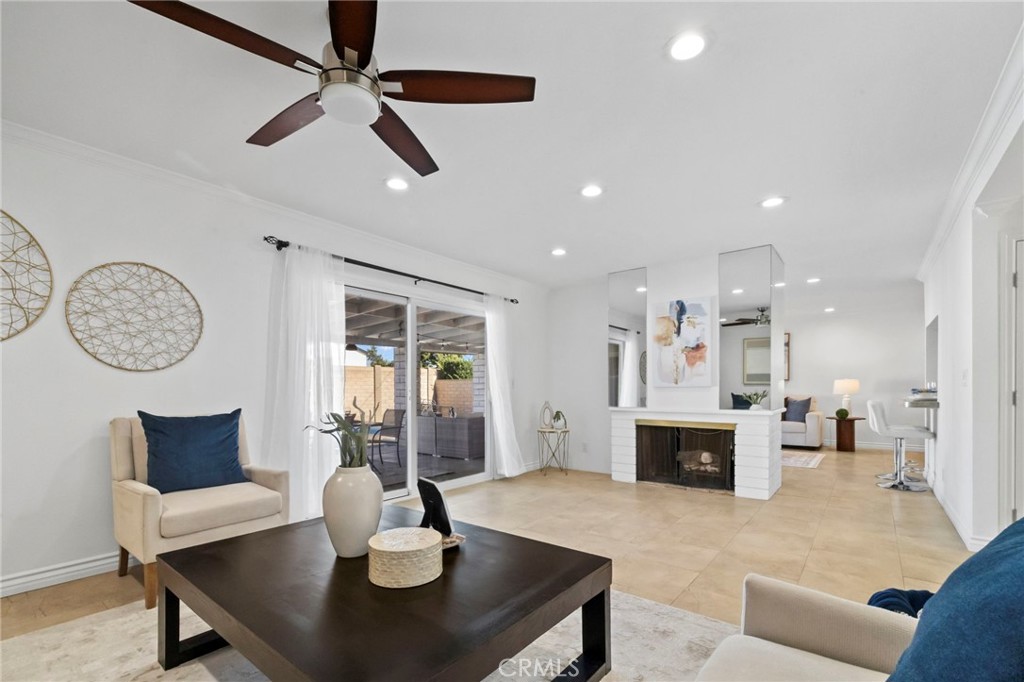 1338 N Albright