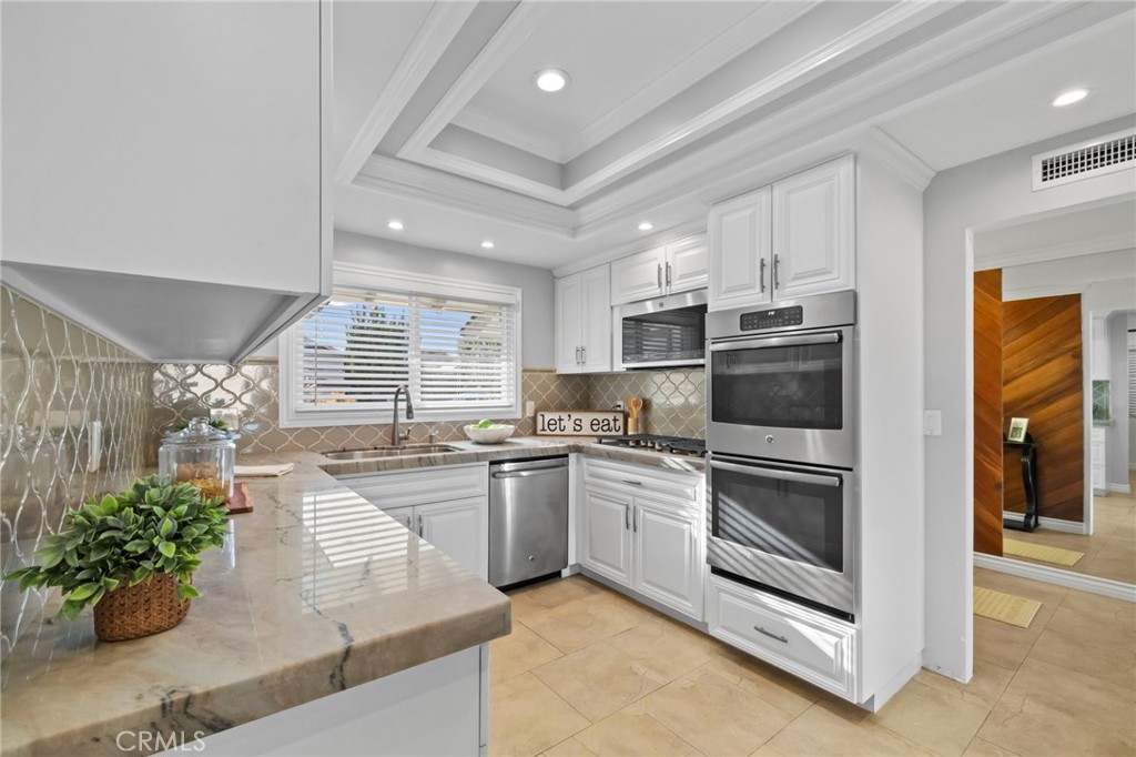 1338 N Albright