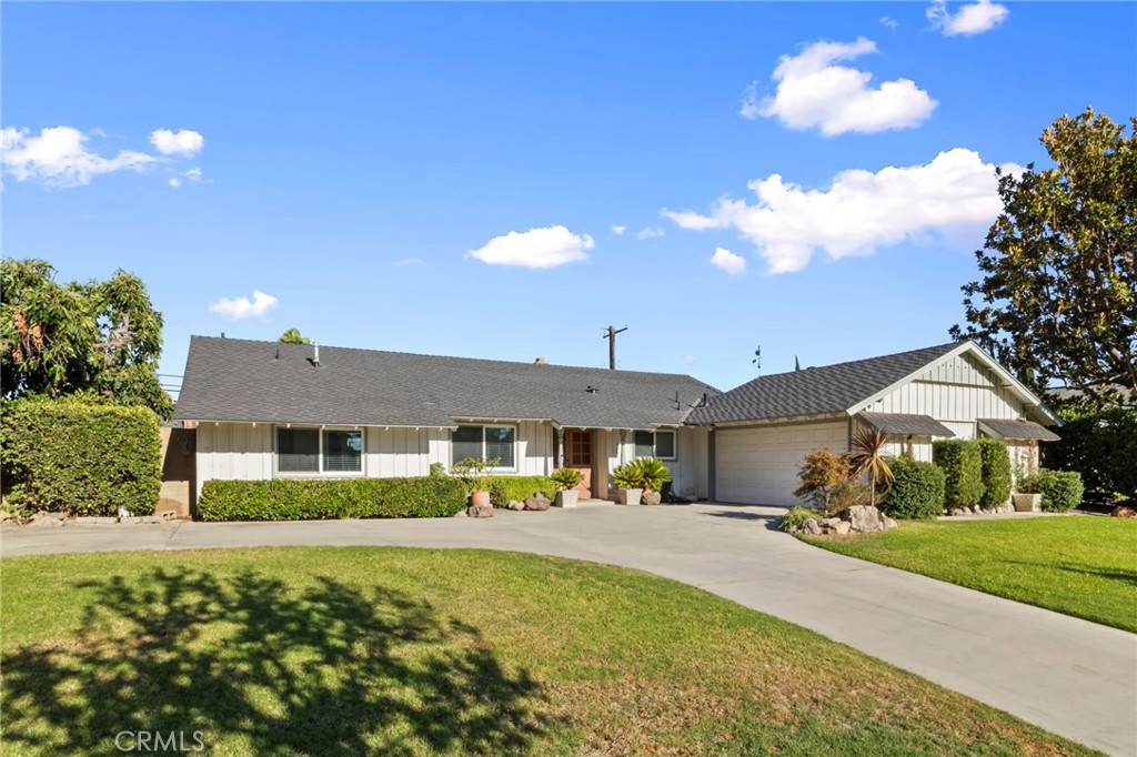 1338 N Albright
