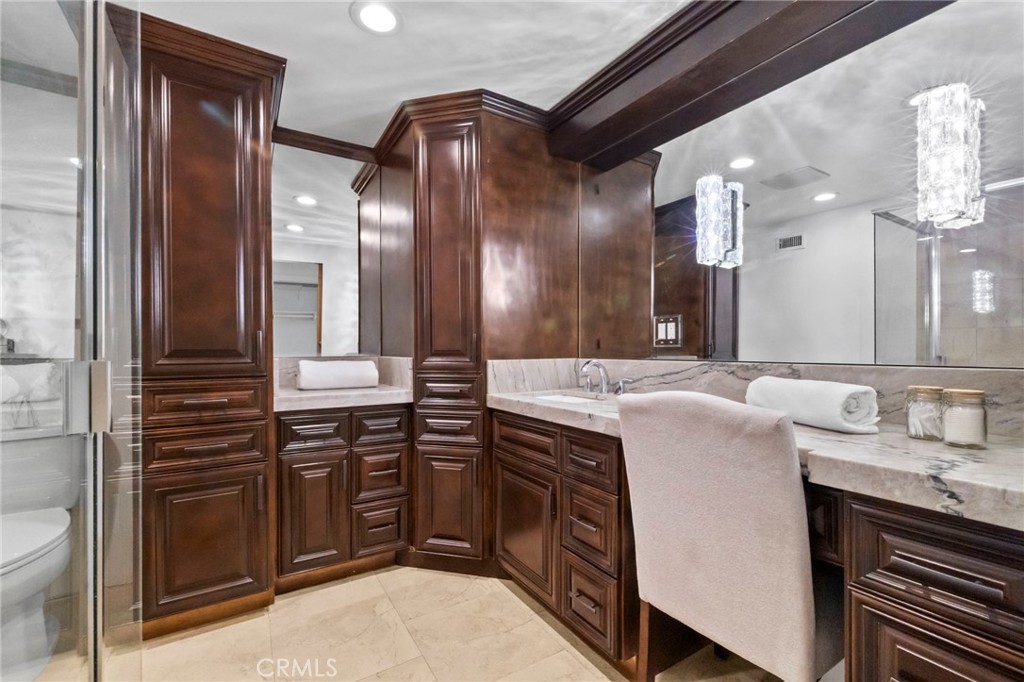 1338 N Albright
