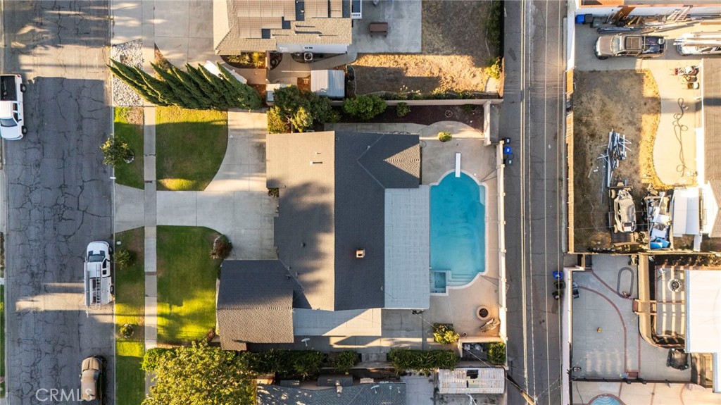 1338 N Albright
