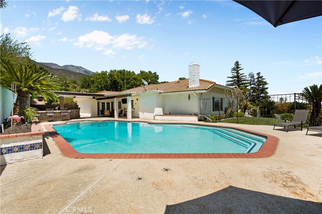 2485 San Mateo Drive