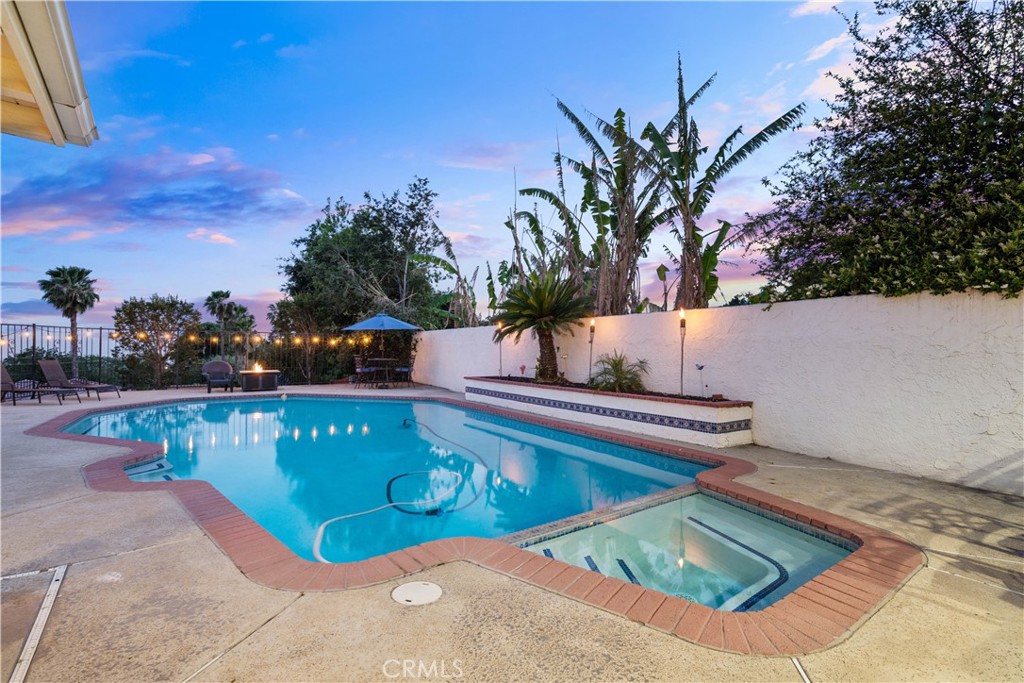 2485 San Mateo Drive