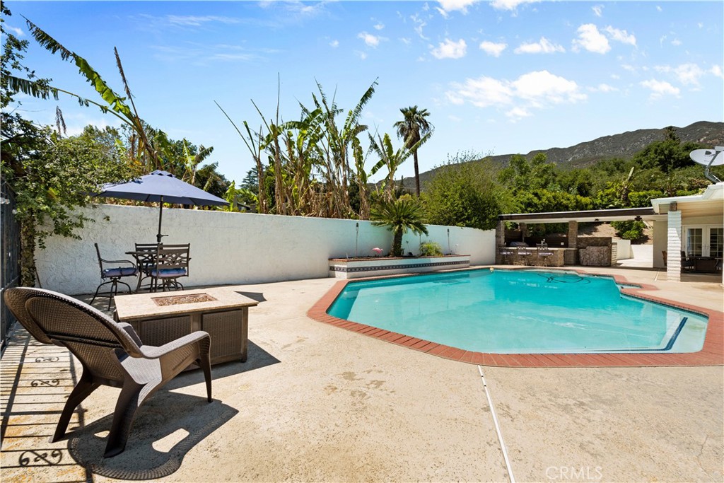 2485 San Mateo Drive