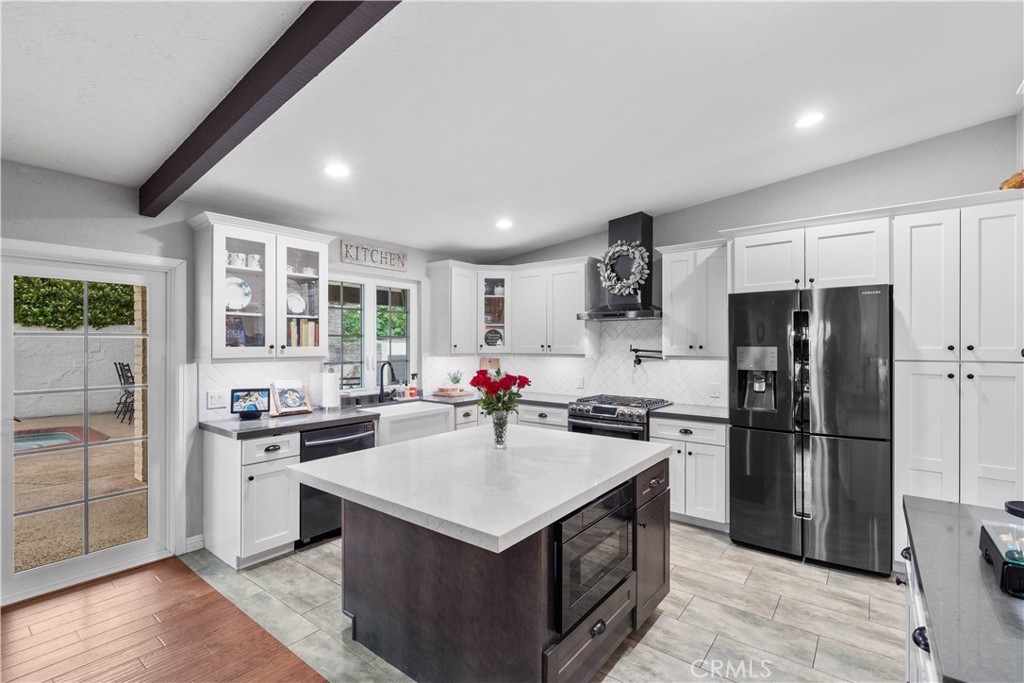 2485 San Mateo Drive