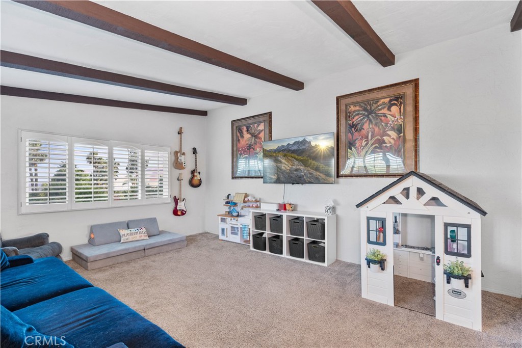 2485 San Mateo Drive