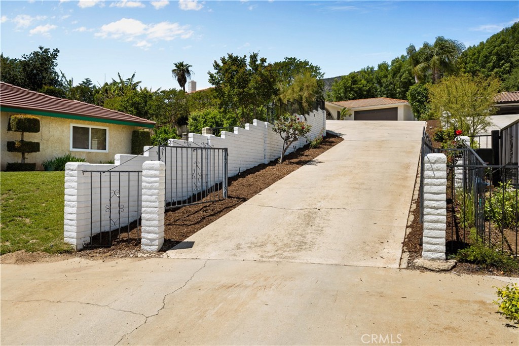 2485 San Mateo Drive