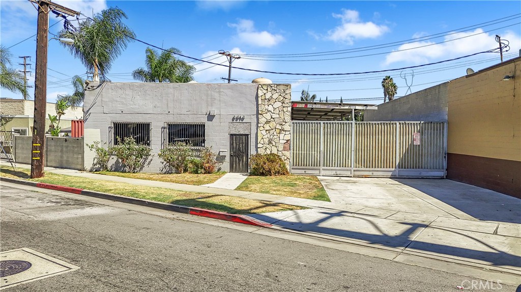 9516 Rayo Ave.