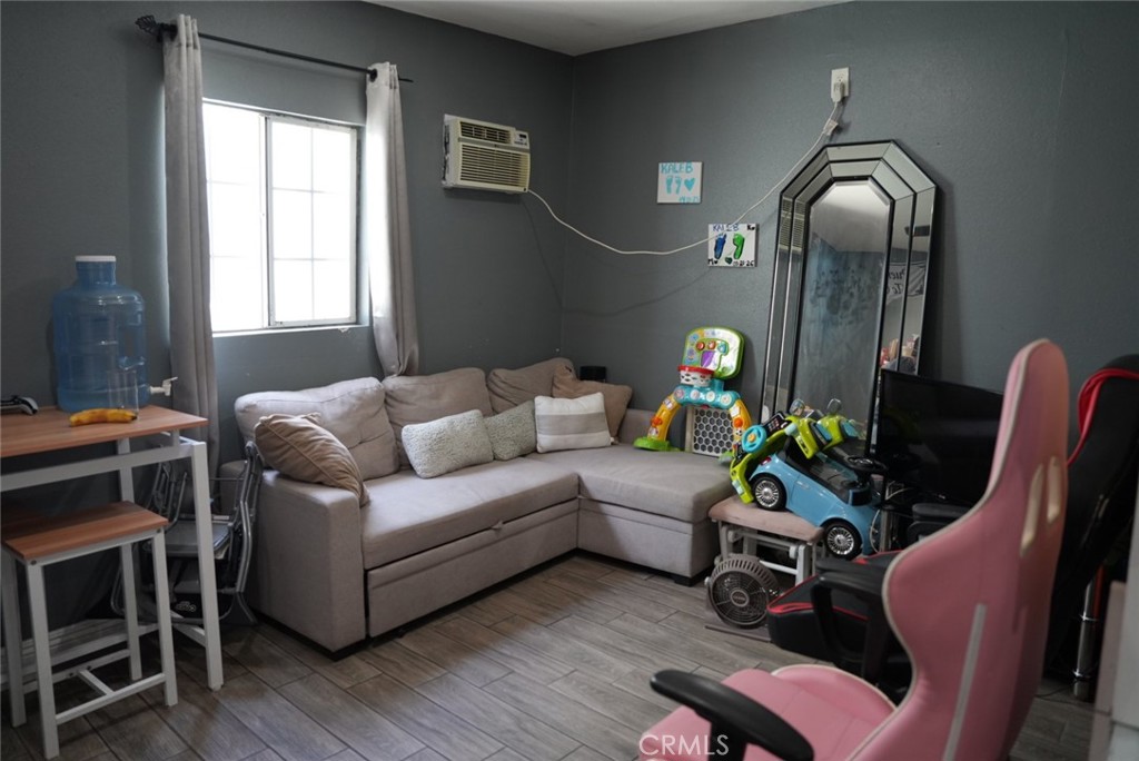 1512 W 153rd
