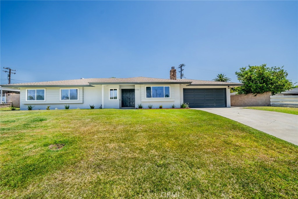 5731 Magnolia Avenue