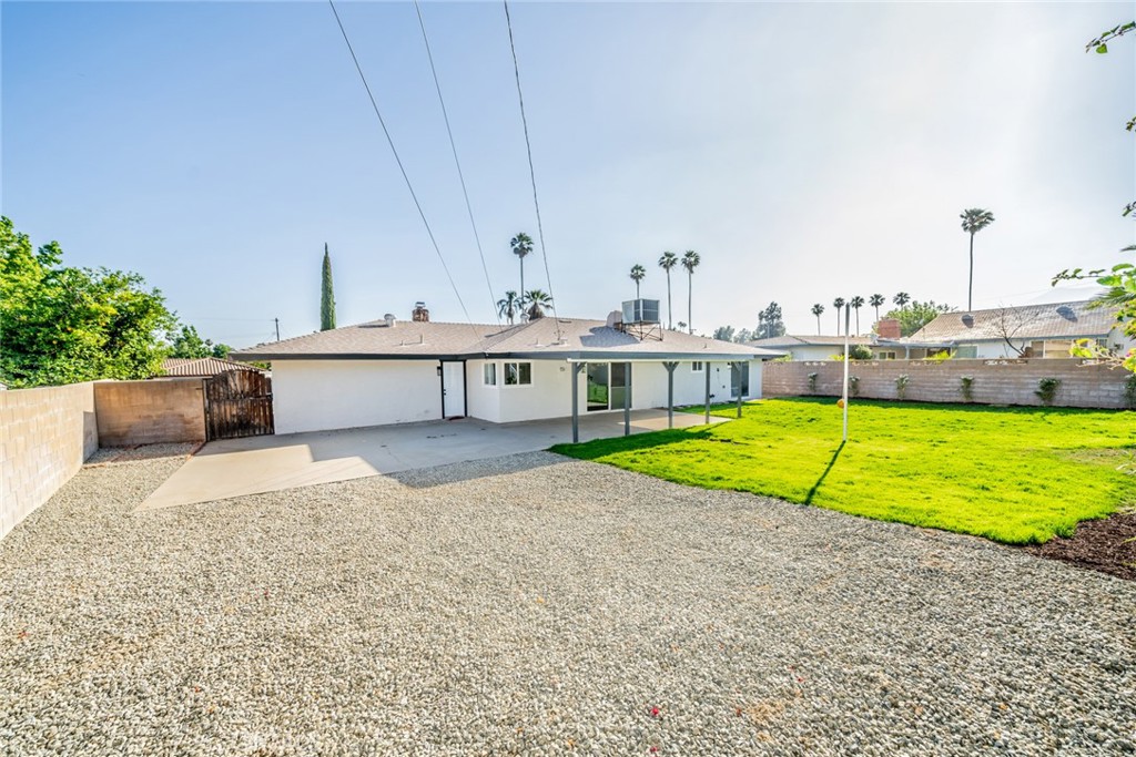 5731 Magnolia Avenue