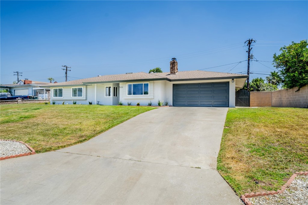 5731 Magnolia Avenue