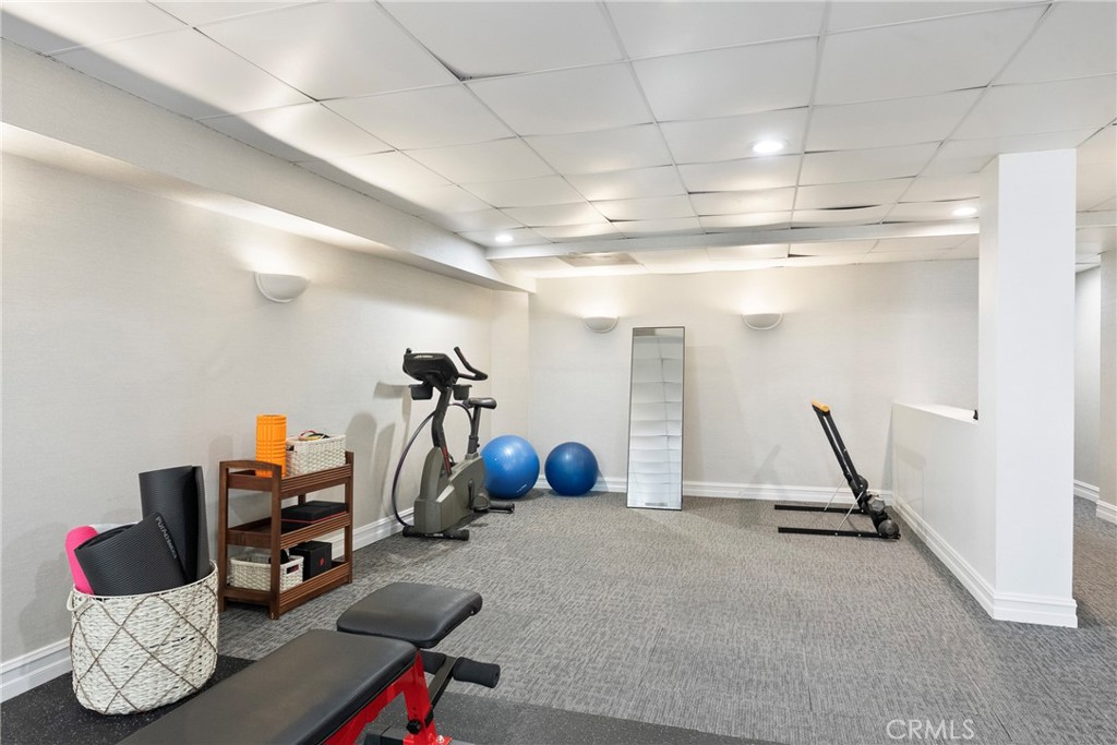906 N Doheny 303