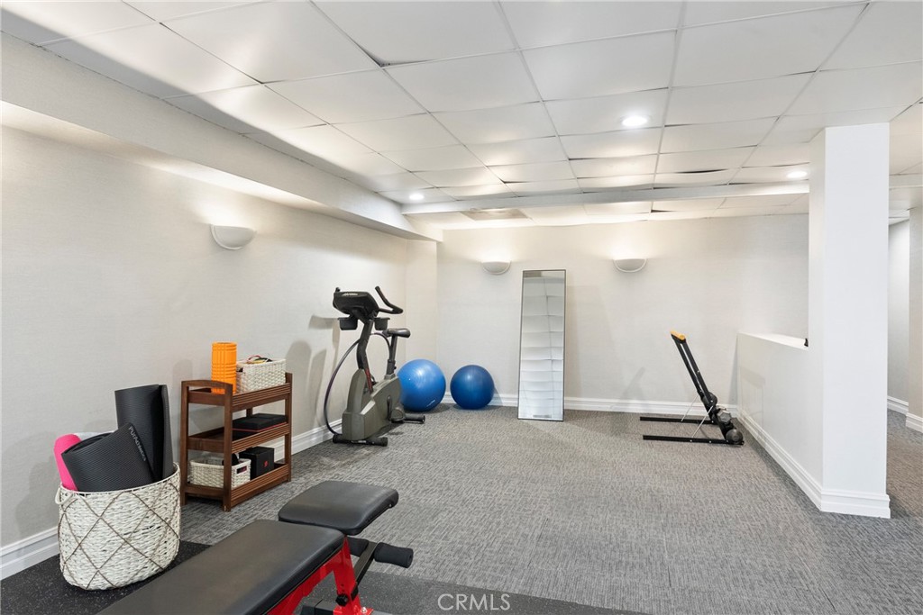 906 N Doheny 303