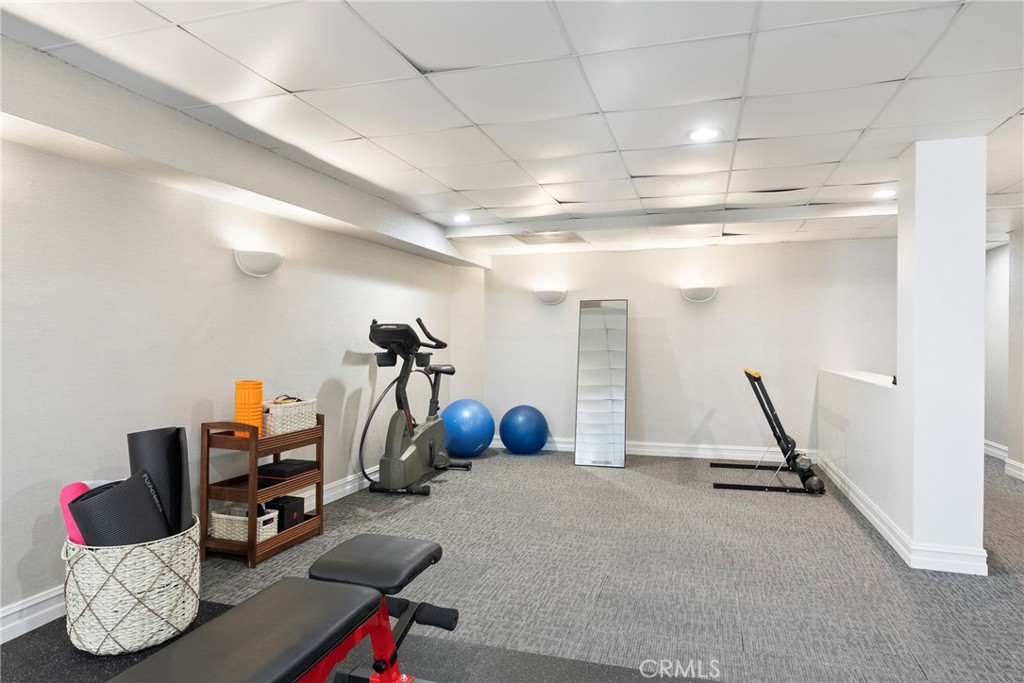 906 N Doheny 303
