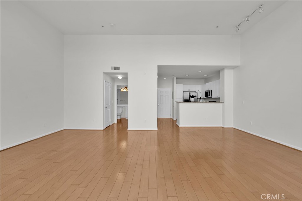 1801 E Katella Avenue 4010