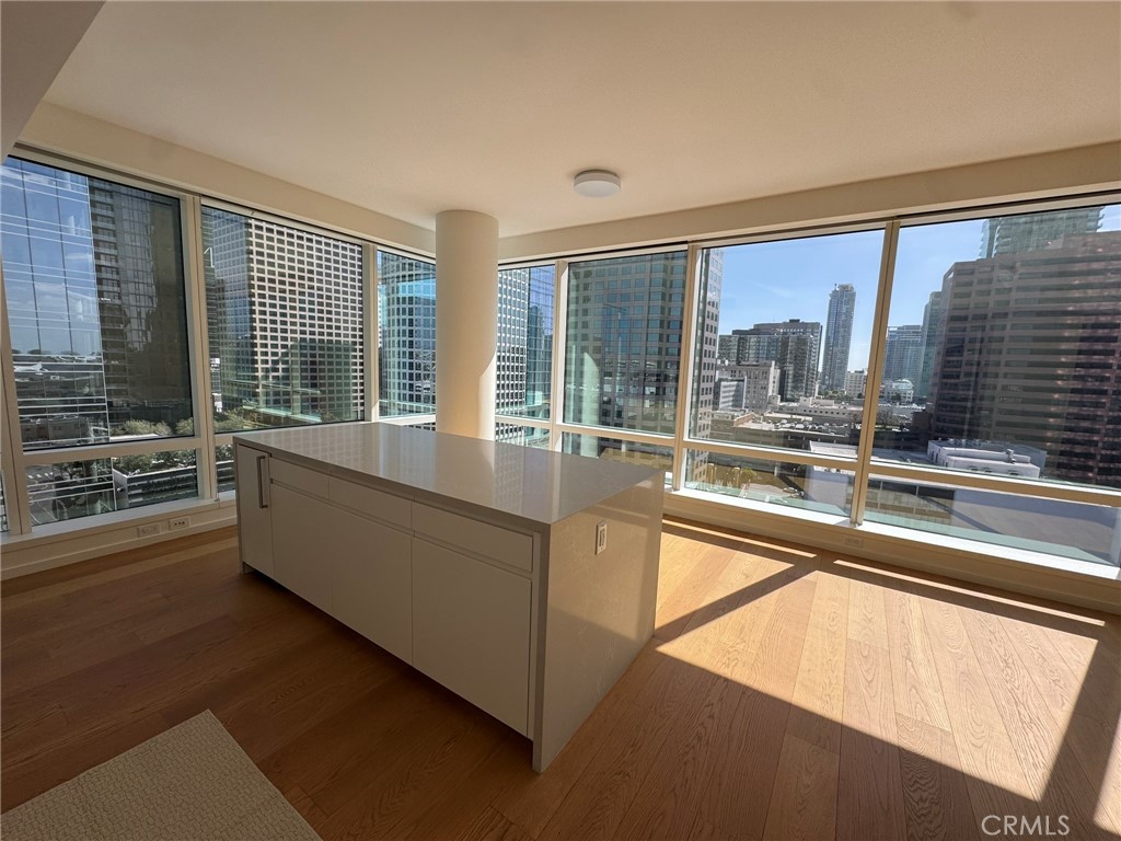 877 Francisco Street 1606