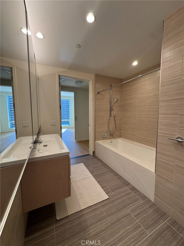 877 Francisco Street 1606