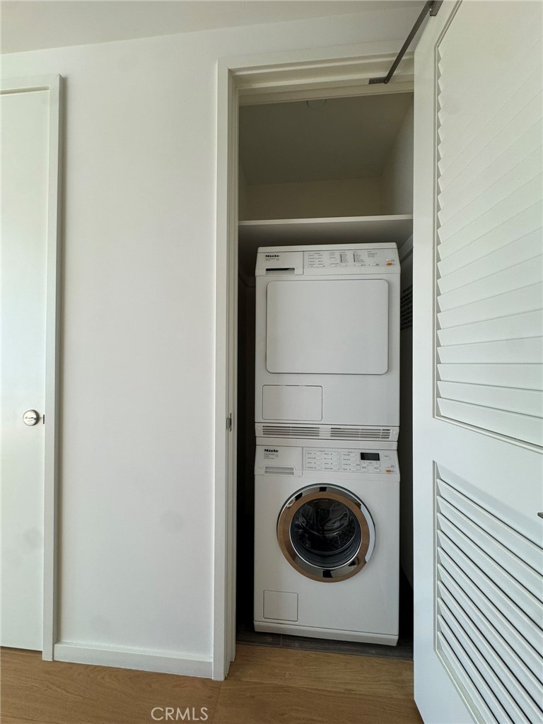 877 Francisco Street 1606