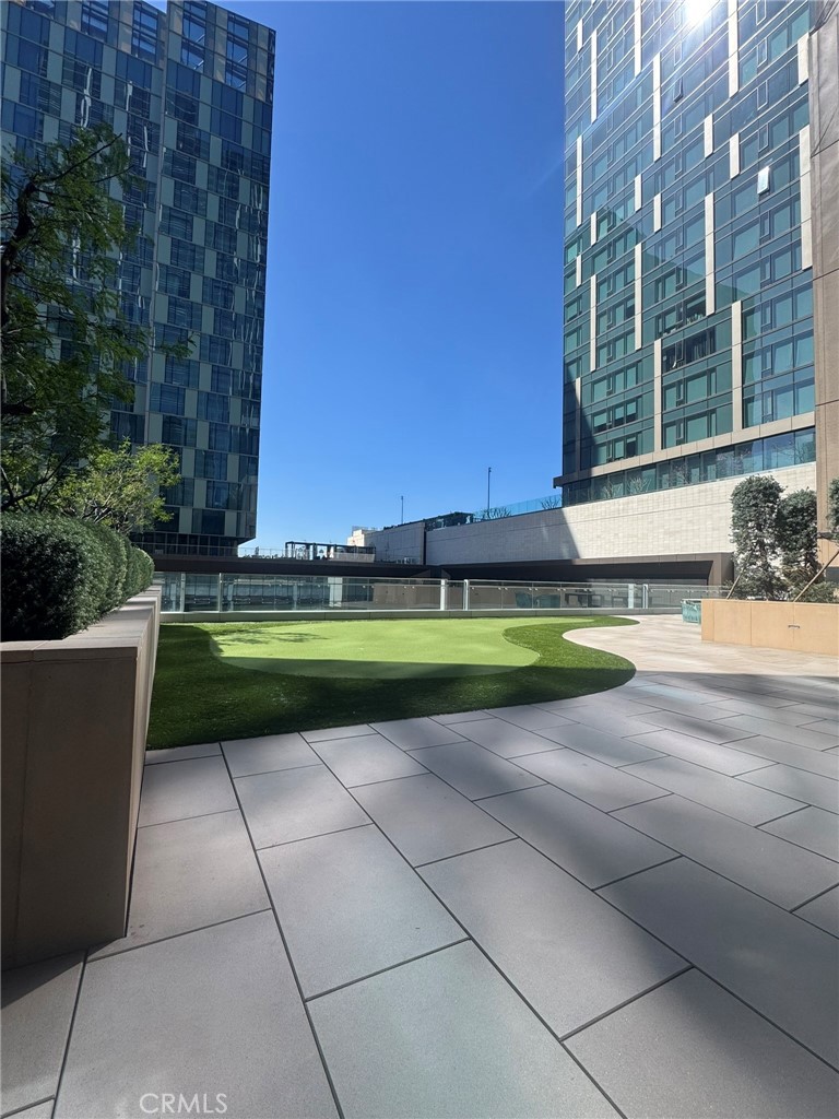 877 Francisco Street 1606