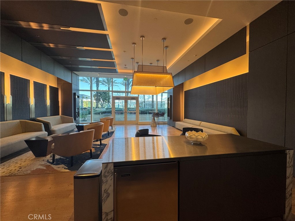 877 Francisco Street 1606