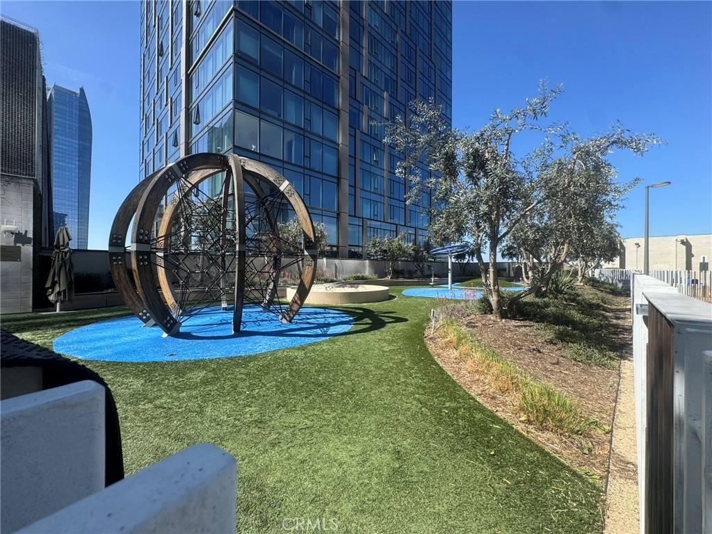 877 Francisco Street 1606