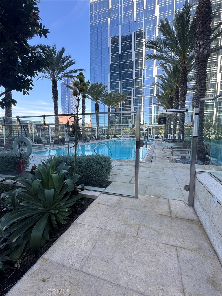 877 Francisco Street 1606