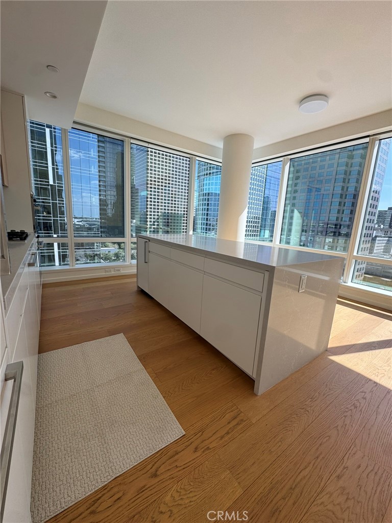 877 Francisco Street 1606