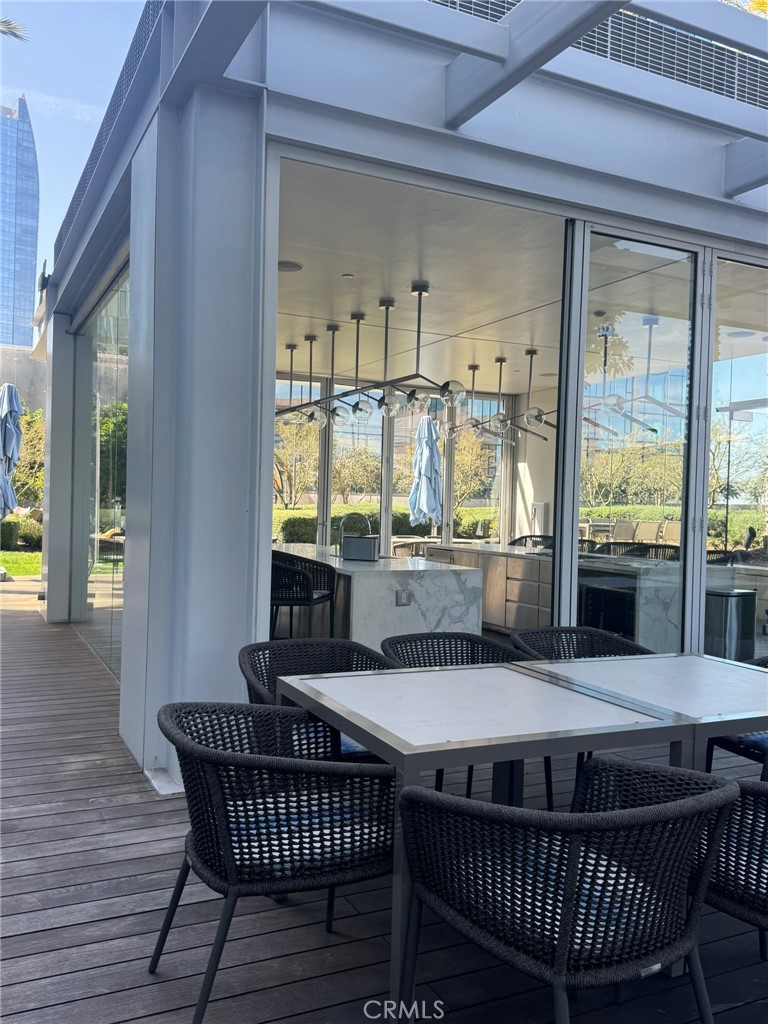 877 Francisco Street 1606