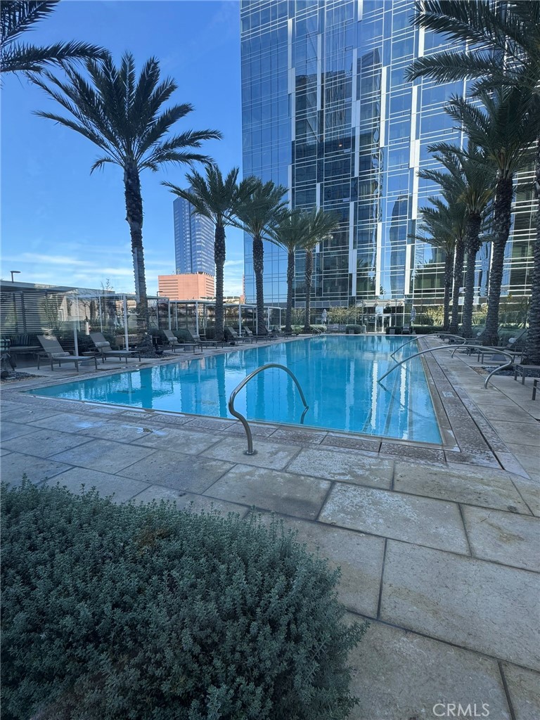 877 Francisco Street 1606