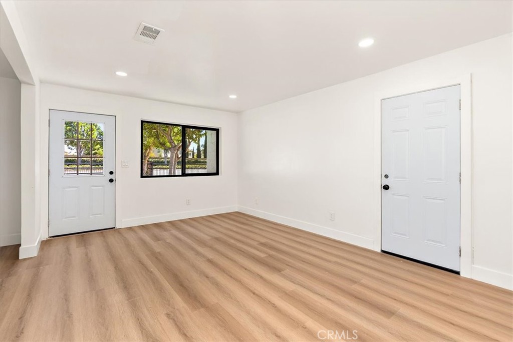 14421 Chandler Street