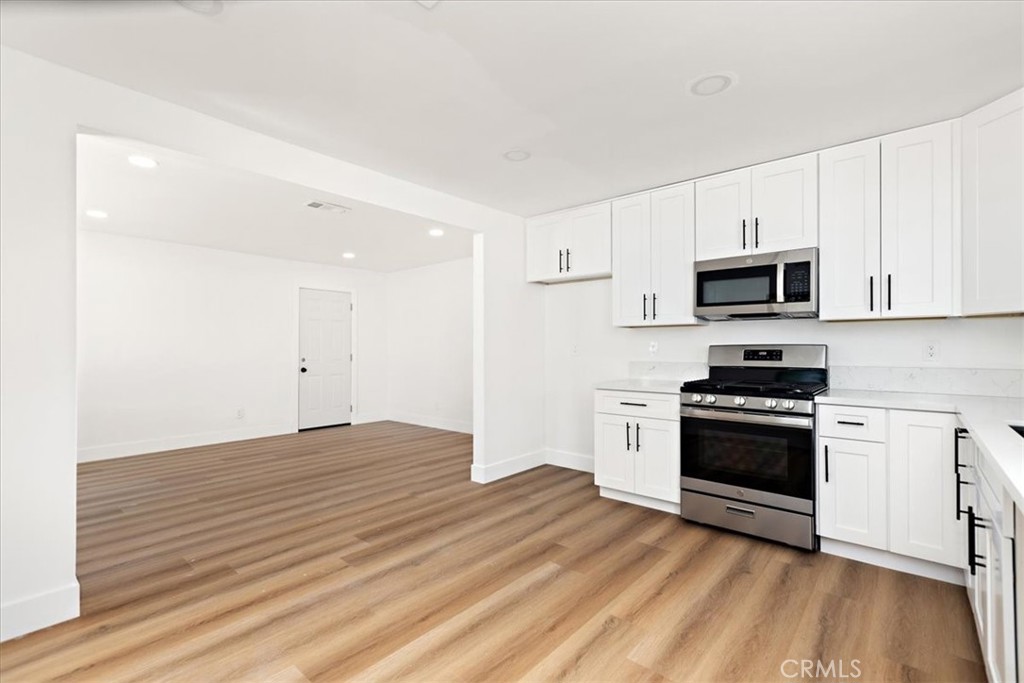 14421 Chandler Street