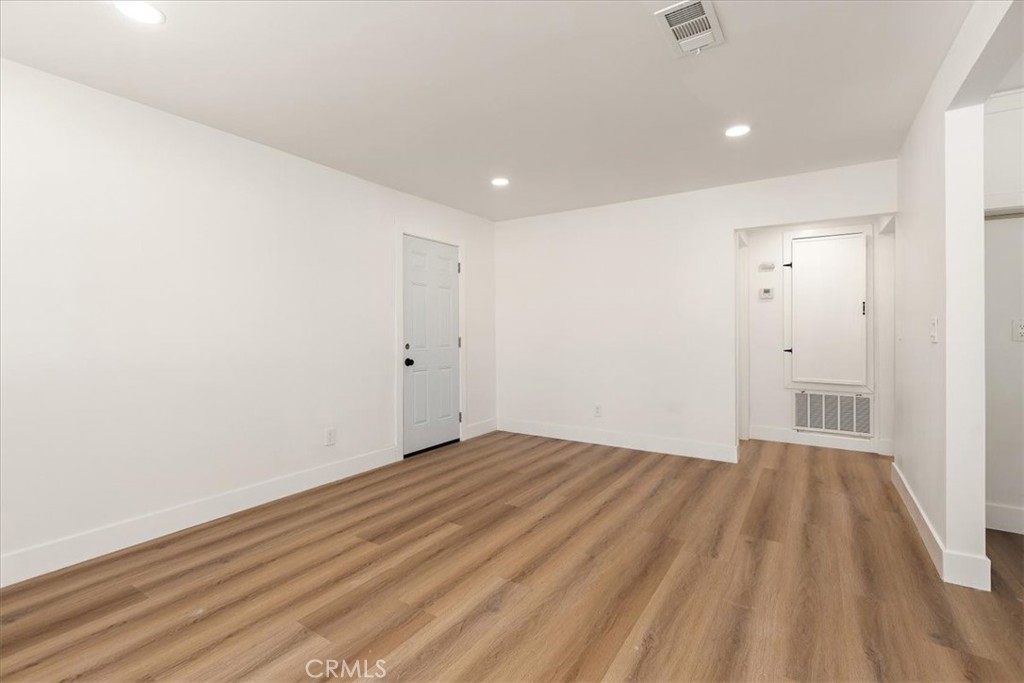 14421 Chandler Street