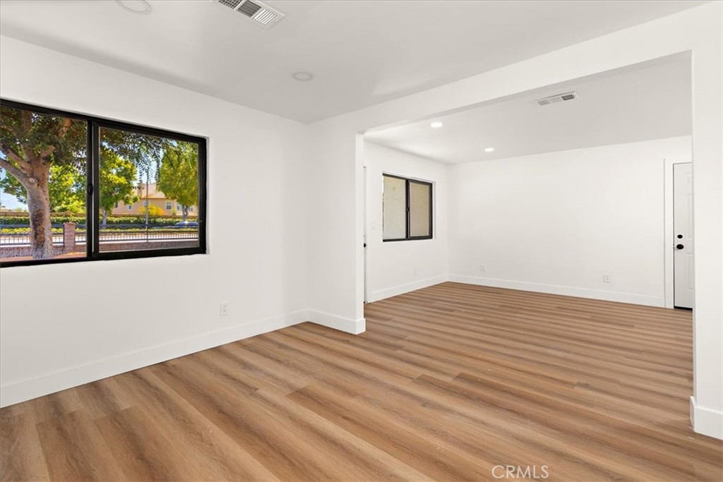 14421 Chandler Street