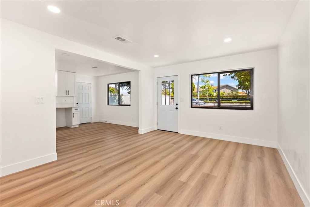 14421 Chandler Street