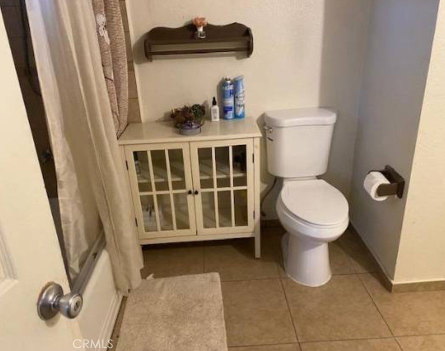 18722 Strathern Street