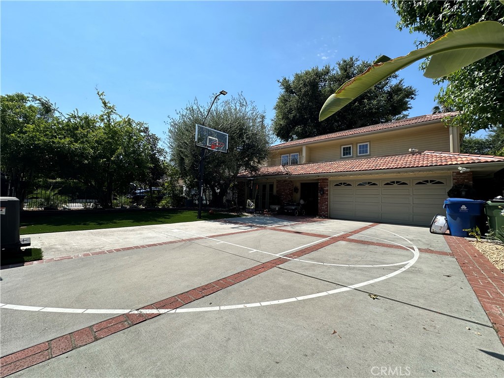 14623 Weddington Street