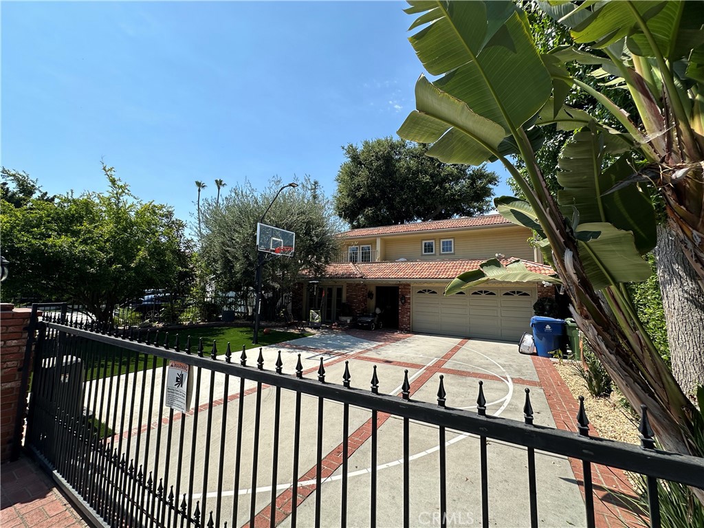 14623 Weddington Street