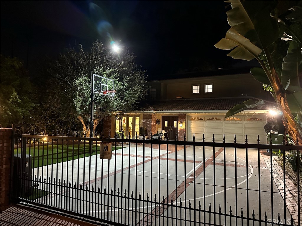 14623 Weddington Street