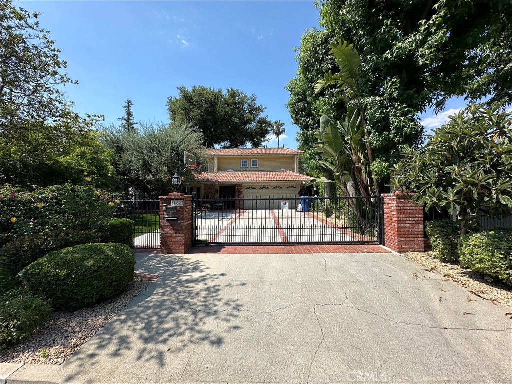 14623 Weddington Street