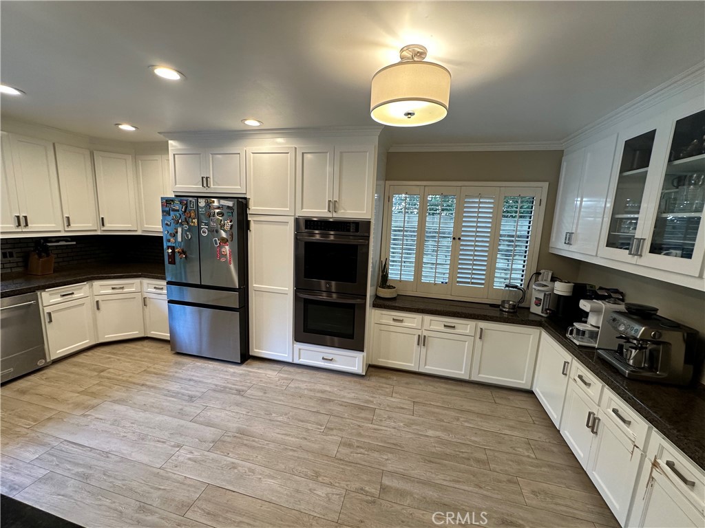 14623 Weddington Street