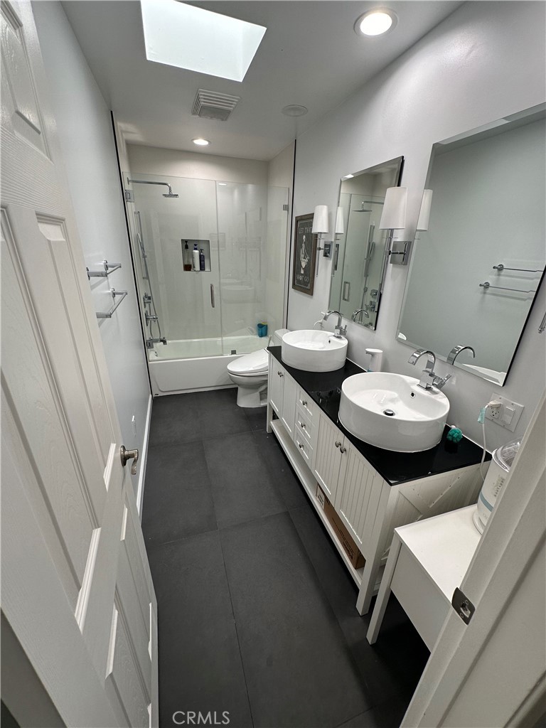 14623 Weddington Street